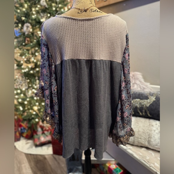 Super cute Umgee brand top! - Picture 5 of 7